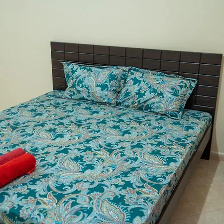 Tourist Homes Abudhabi Musaffah Near Bus Station One Private Room In Three Bedroom Apartment Abu Dhabi Exterior photo