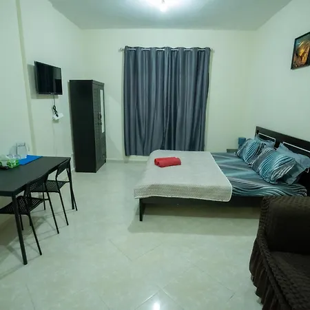 Tourist Homes Abudhabi Musaffah Near Bus Station One Private Room In Three Bedroom Apartment Abu Dhabi Exterior photo